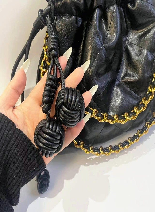 TUCEWP زينة حقائب لطيفة من TUCEWP للنساء والرجال، زينة أنيقة من الجلد الصناعي الأسود المضفر على شكل عقدة حبل، مناسبة لحقائب اليد وحقائب الظهر، سلسلة مفاتيح على شكل كرة منسوجة كبيرة، زينة جميلة للحقائب، إكسسوارات سيارات، هدية عيد ميلاد أو عيد الميلاد - Image 2